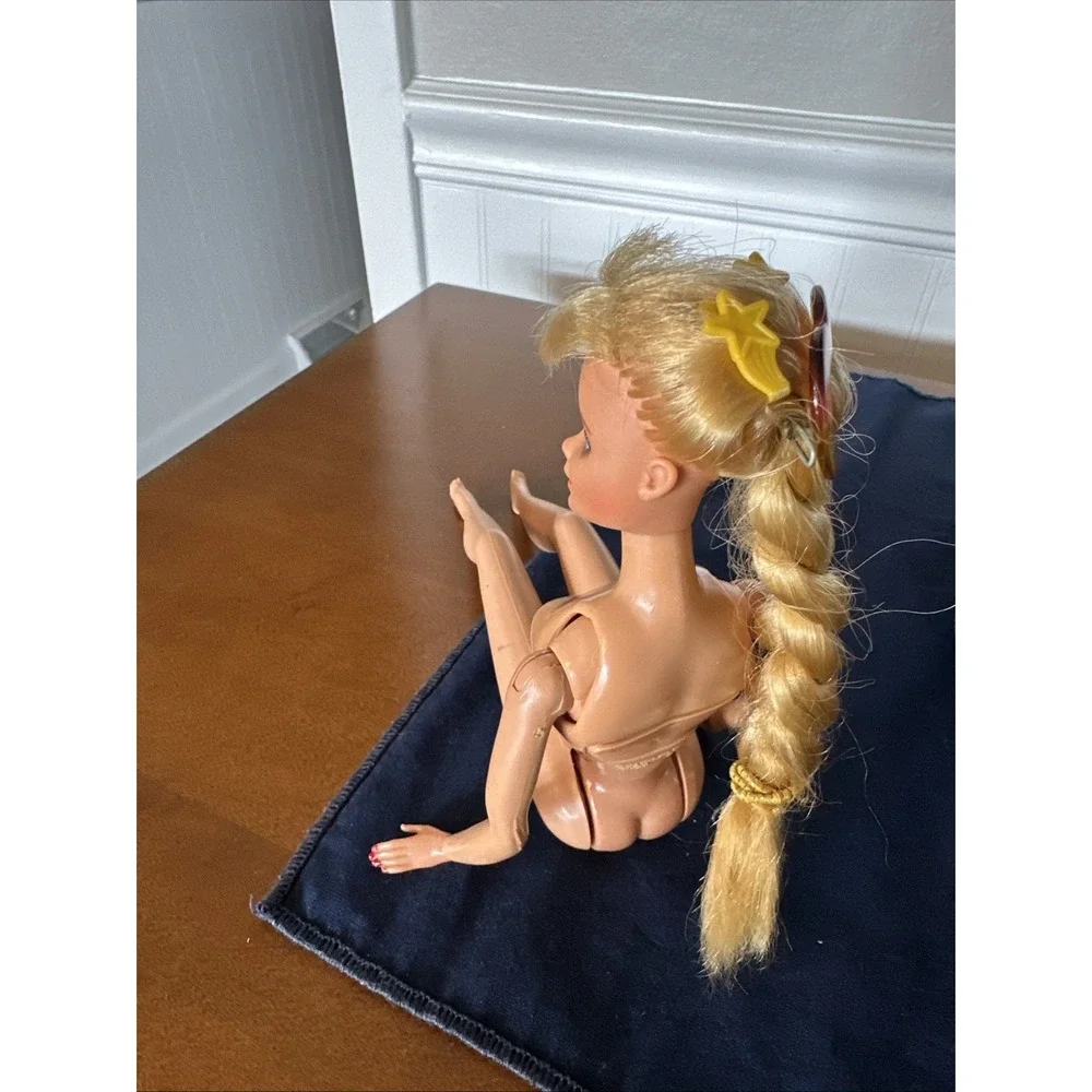 1979 Vintage Beauty Secrets‎ Barbie Doll In Pink Articulated Shrugging Works